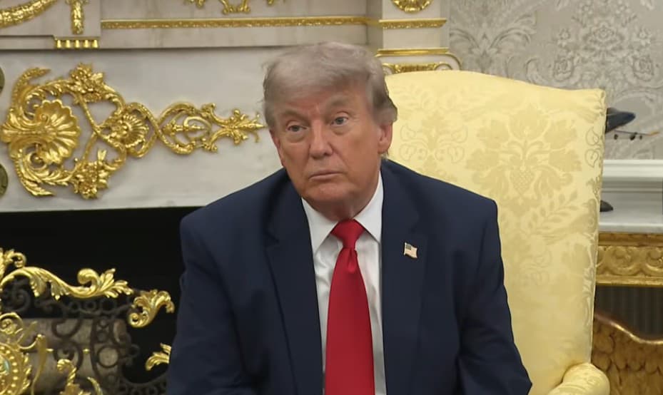 Трамп заявив, що Зеленський "непогано спраляється" у війні з РФ
