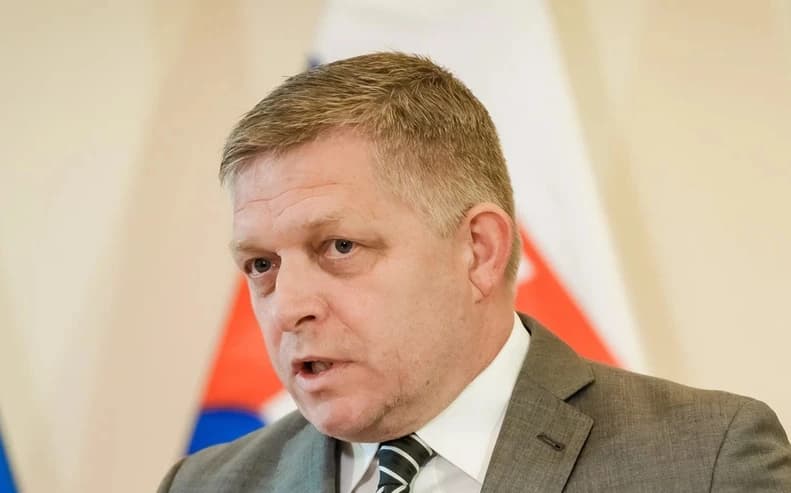 Фіцо попередив про ризик дострокових виборів у січні