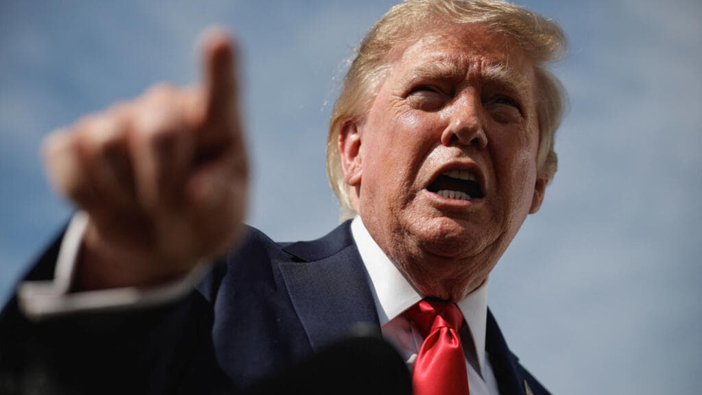 Трамп закрив доступ до Білого дому журналістам CNN, Politico і MS NOW