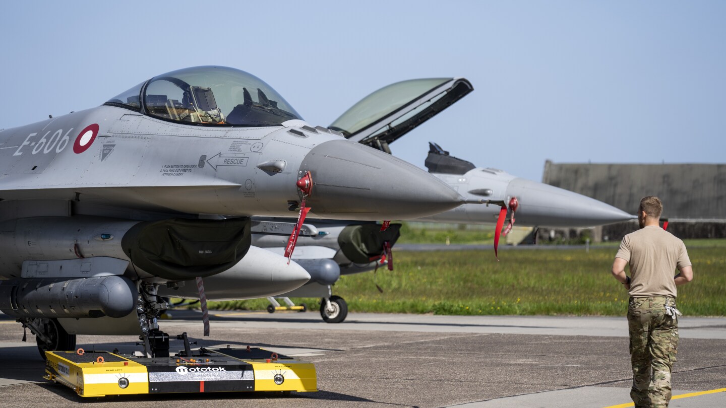 Denmark Has Already Trained 50 Ukrainian Specialists For F-16 