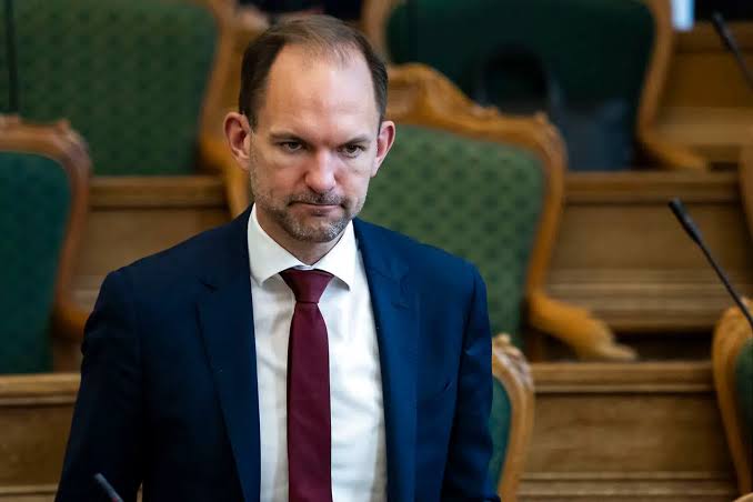 Міністр оборони Данії скликає засідання через інцидент з російським фрегатом