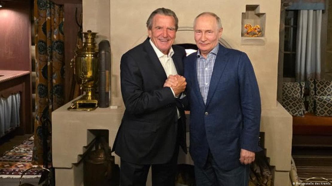 Путін відсвяткував день народження у компанії ексканцлера Німеччини