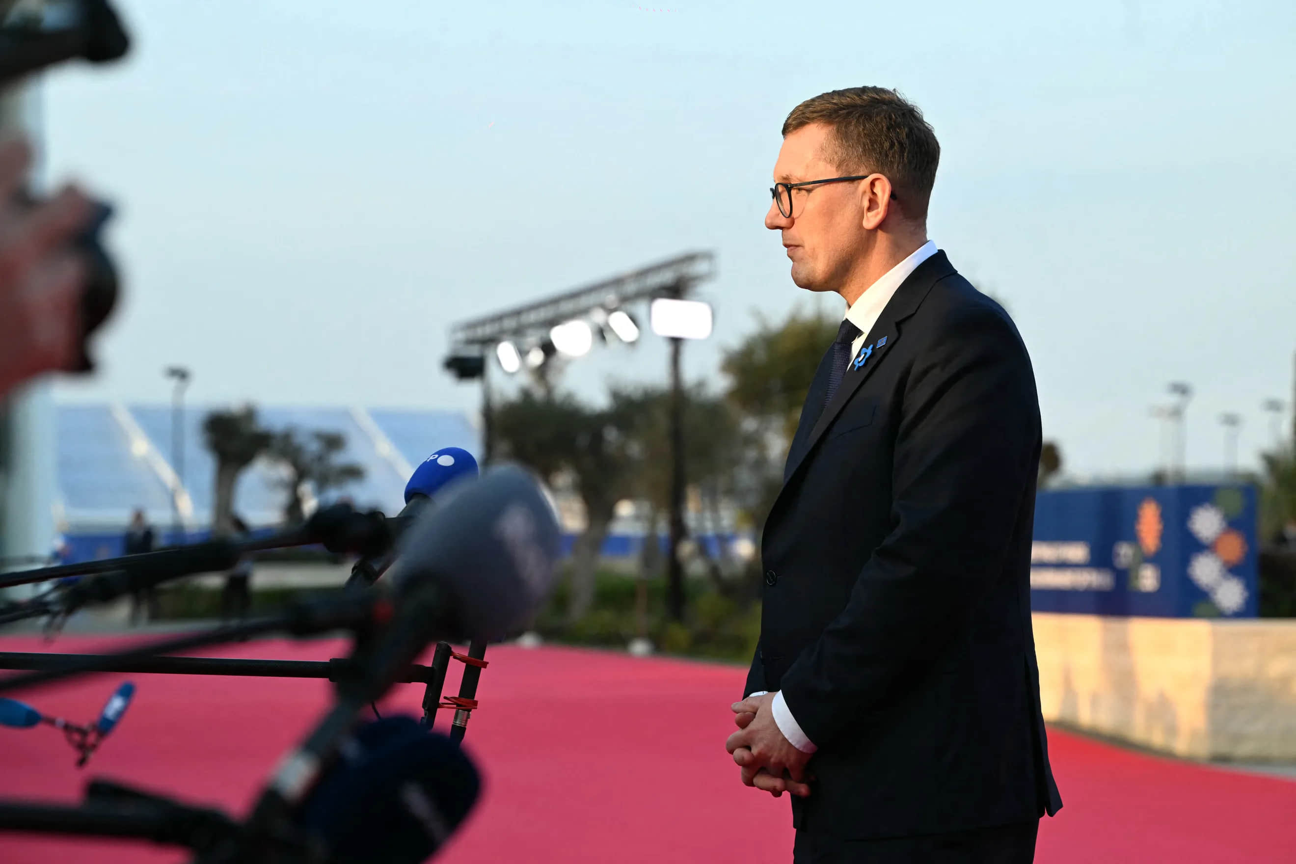 Estonian Prime Minister Kaja Kallas has urged the EU to impose tariffs on Russian goods, particularly steel and fertilizers. This call ca...