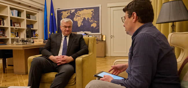 Інтерв'ю у кабінеті очільника МЗС