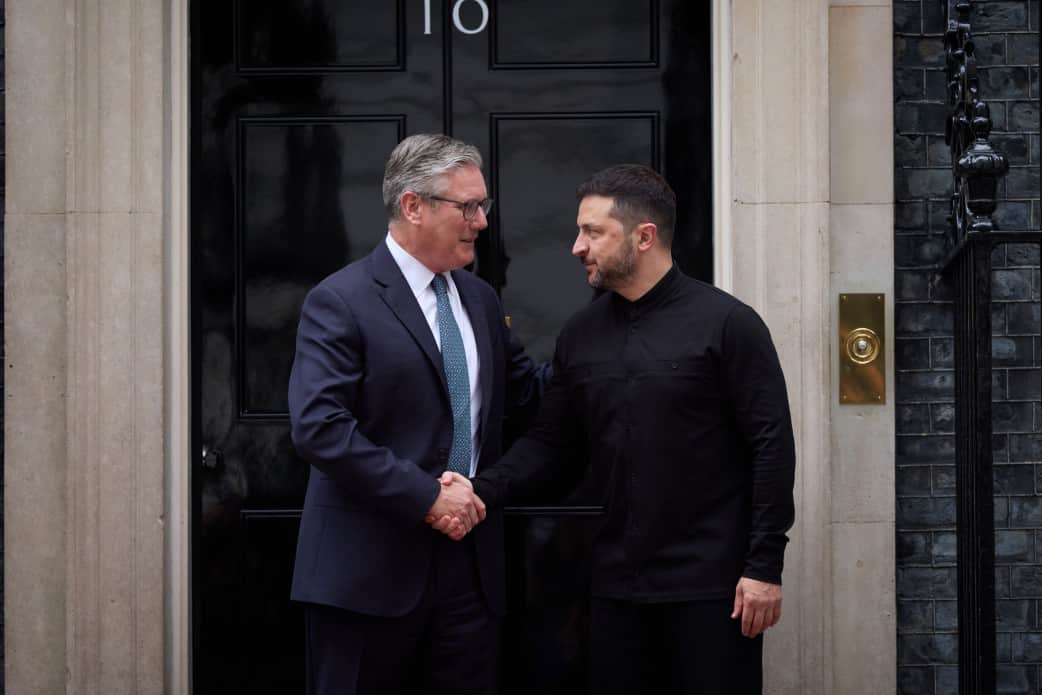 Зеленський окремо поговорив зі Стармером перед зустріччю з Трампом