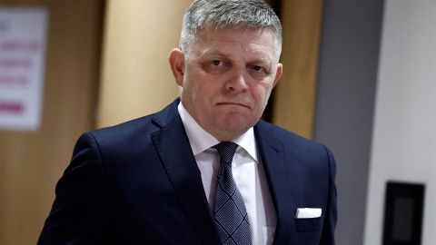 Фіцо підтримав Румунію після вибуху дрона і закликав до діалогу з Путіним