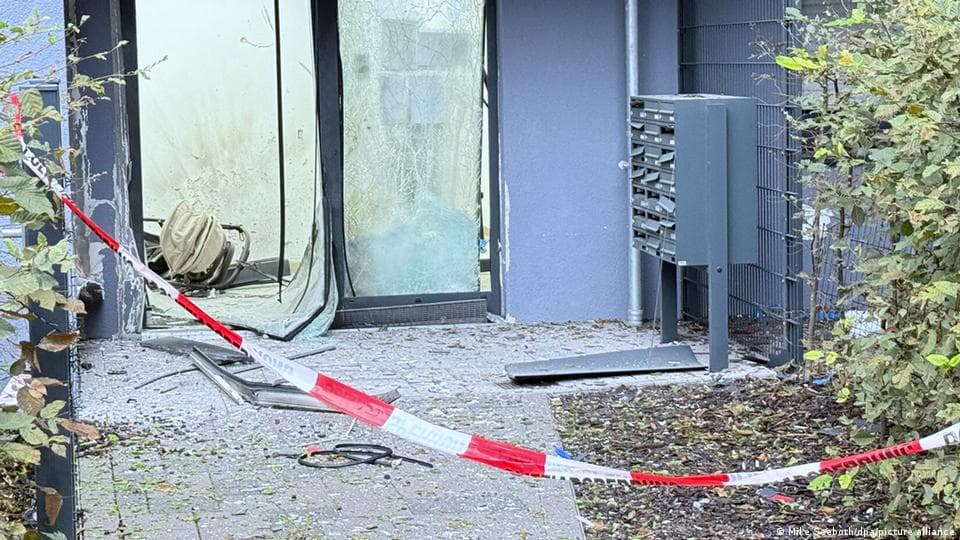 Мешканців Франкфурта розбудили загадкові вибухи