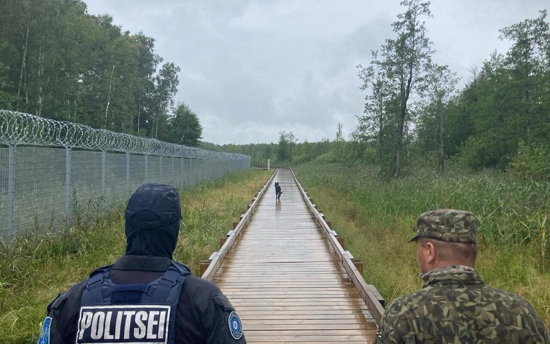 Естонія відправила нову команду для допомоги з охороною кордону Латвії Естонія відправила нову команду для допомоги з охороною кордону Латвії
