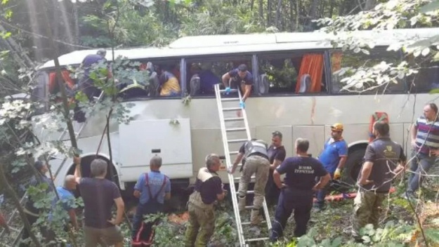 Последствия аварии с участием туристического автобуса в Турции