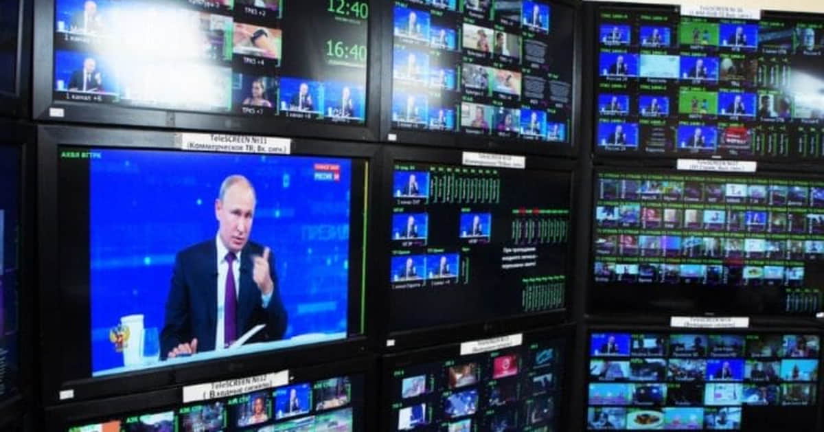 How Ukraine and EU сombat Russian disinformation differently