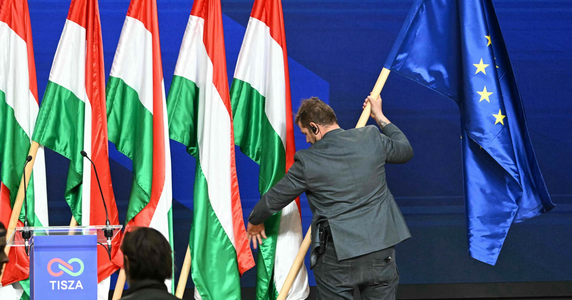 Від "Дружби" до Орбана: як відбувається зміна влади в Угорщині та чого варто чекати Україні