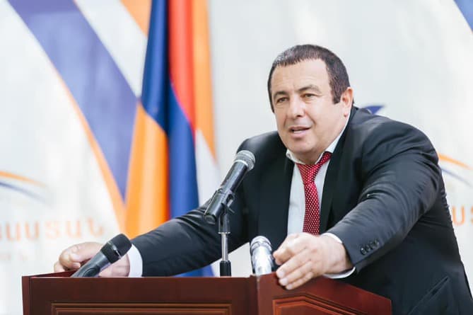 У Вірменії затримали лідера проросійської партії Гагіка Царукяна