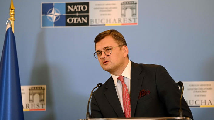 Чому українські політики мають забути про минуле у питанні вступу до НАТО