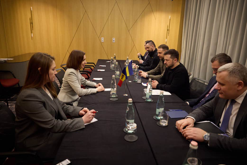 Zelensky s’est entretenu avec le président moldave des événements en Transnistrie