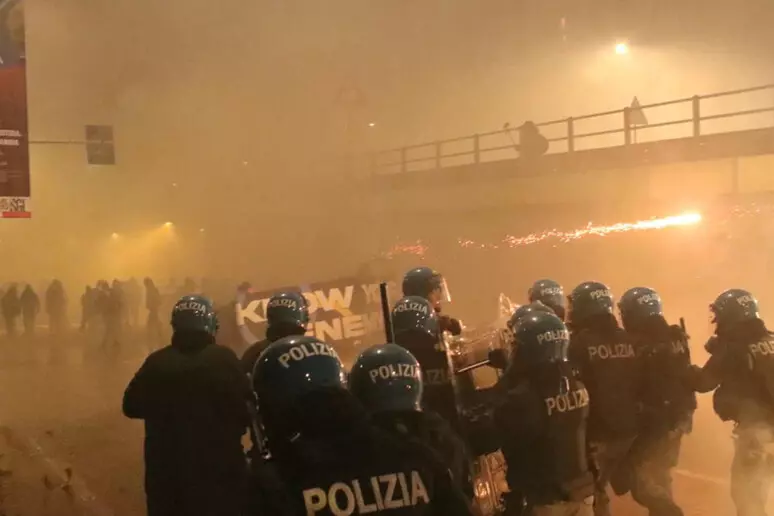 В Італії поліція застосувала сльозогінний газ до мітингарів поблизу місця Олімпіади