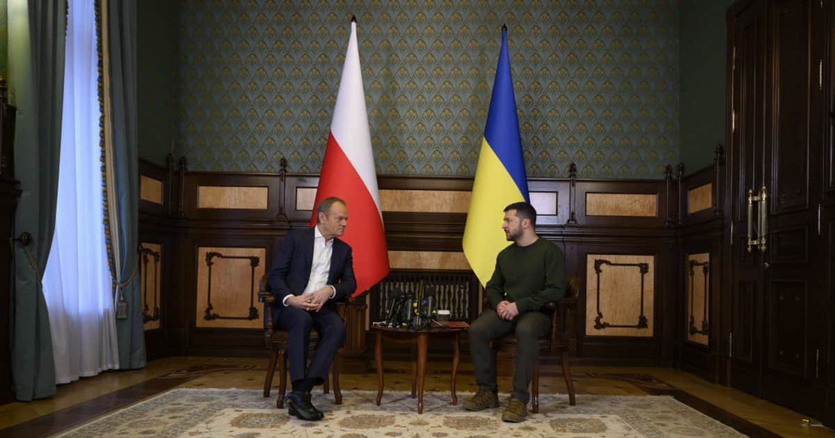 What was the main signal Donald Tusk brought to Kyiv