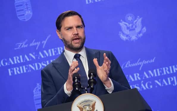 Венс знову похвалив Орбана за позицію щодо України