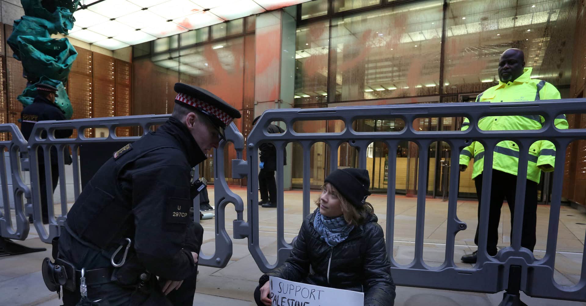 Грету Тунберг відпустили після затримання на пропалестинській акції в Лондоні