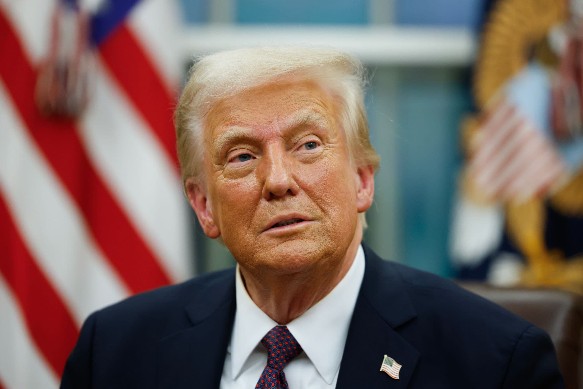Трамп пояснив, чому він підвищив мита на автомобілі з ЄС