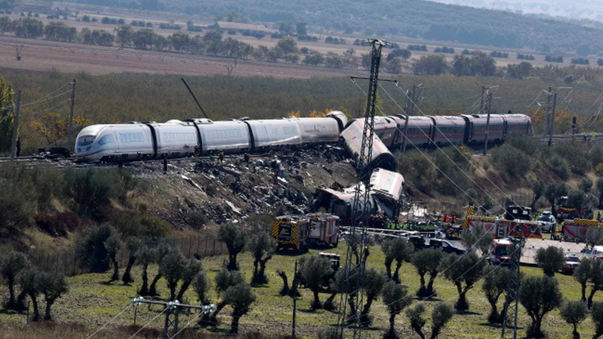 Кількість загиблих у катастрофі потягів в Іспанії зросла до 68