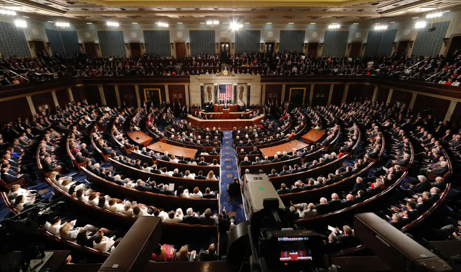 Трамп заявляє про завершення бойових дій проти Ірану, але Конгрес наполягає на порушенні закону — image 1