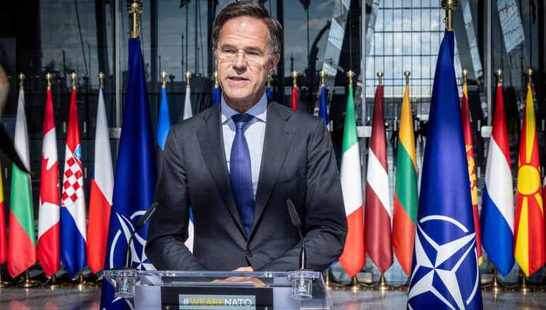 [情報] 烏：中能迫俄停火，北約：是否擊落俄機應