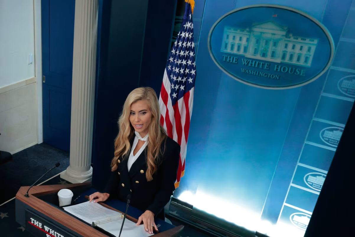 Трамп порадив новій речниці переглянути рішення очолити пресслужбу Білого дому