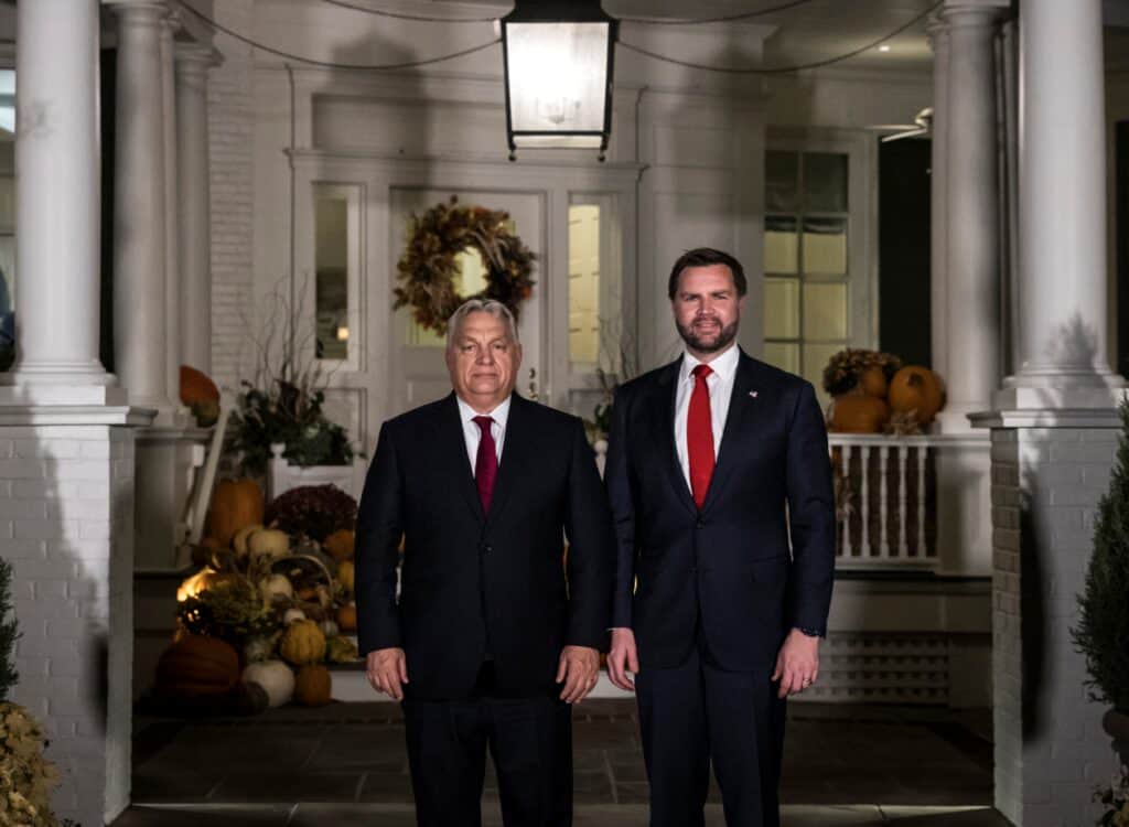 Посол США в ЄС переконує, що Трамп і Венс не втручаються у вибори в Угорщині