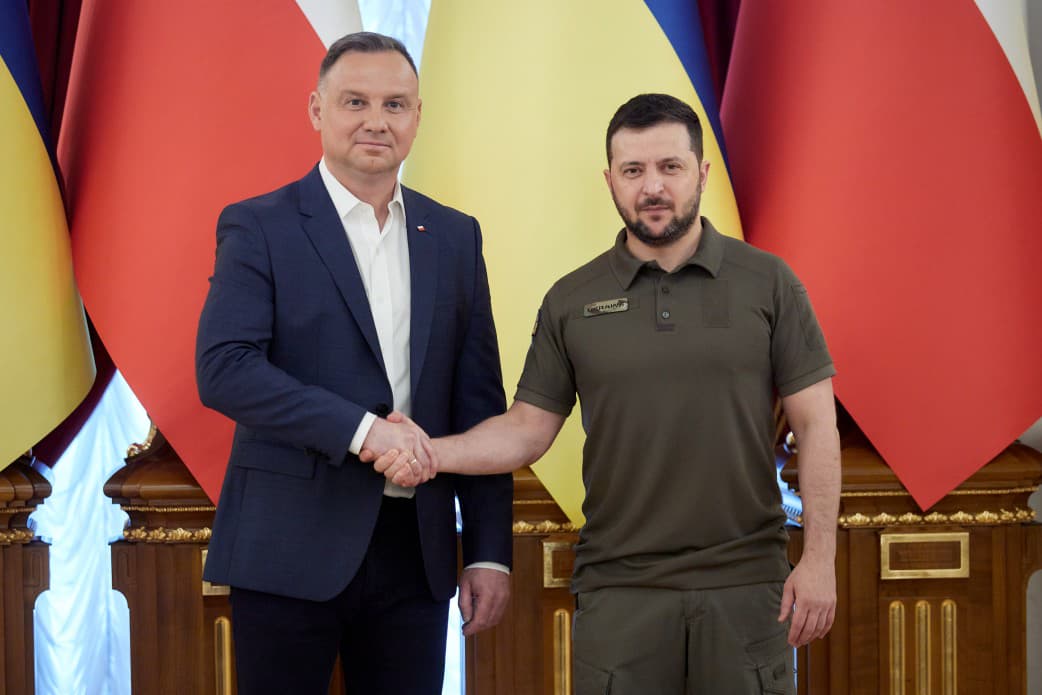 Експрезидент Польщі висловився про можливе позбавлення ордену Зеленського