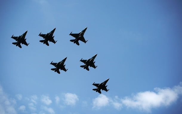 Винищувачі НАТО перехопили російські літаки над Балтійським морем