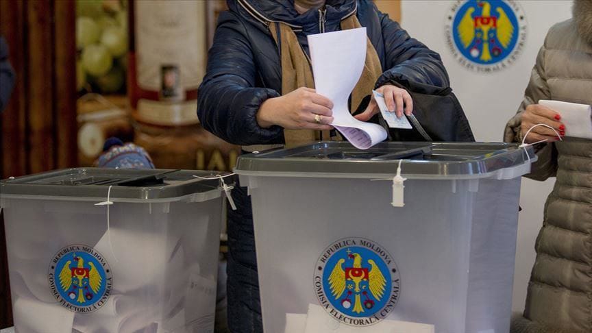 У Молдові пройшли вибори з рекордно низькою явкою після того, як з них  зняли головних кандидатів | Європейська правда