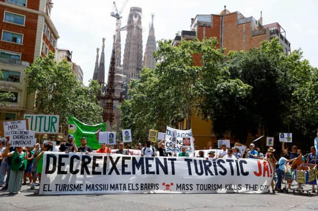 Simultaneous protests against excessive tourism occurred in southern Europe