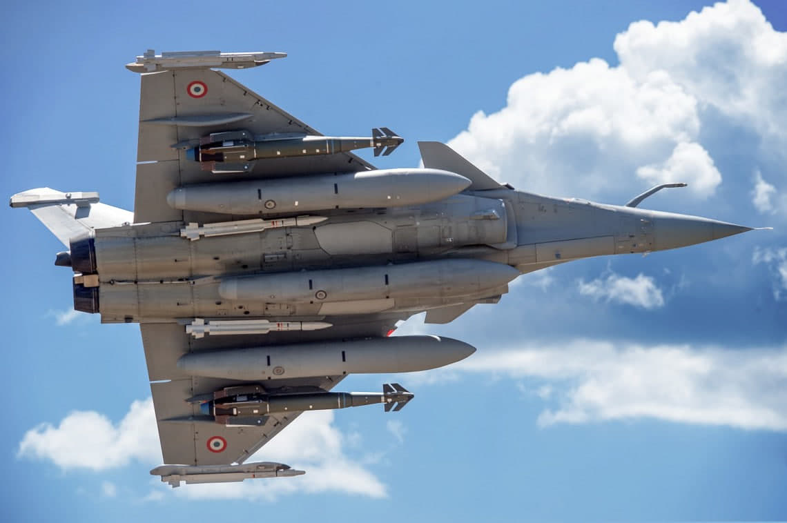 Макрон: Україна отримає перші винищувачі Rafale у 2028-2029 роках