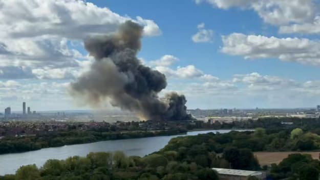 Пожежа біля стадіону Вемблі