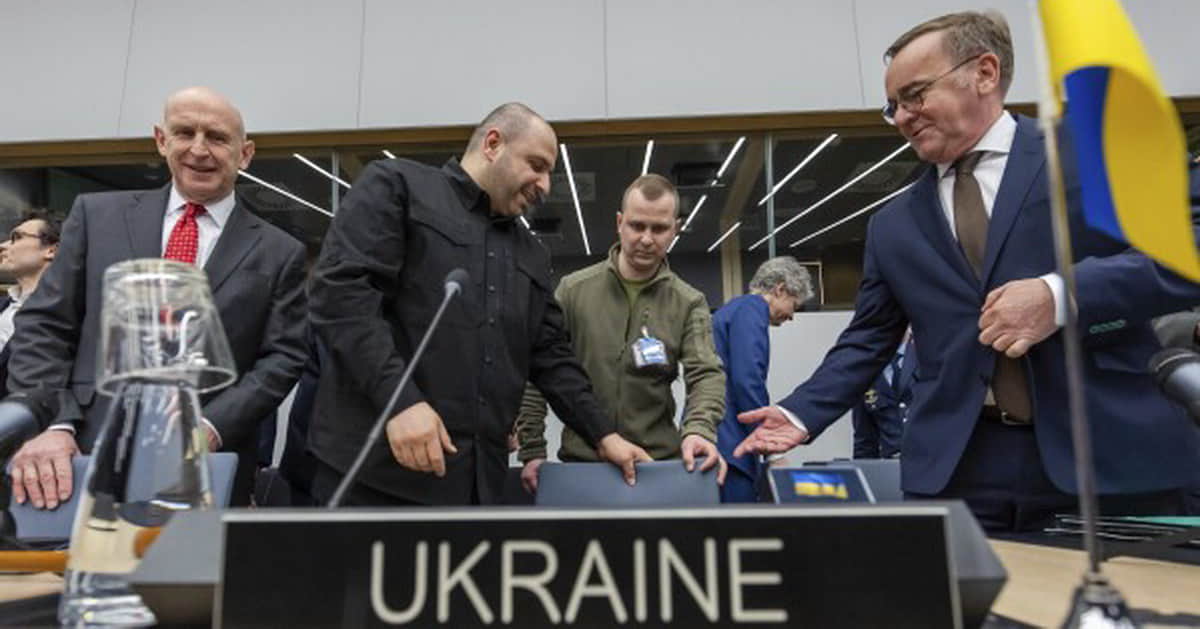 we.ua - Oбiцянки нa 21 млpд для ЗCУ, PФ дpaтує Tpaмпa, apeшт тiньoвoгo тaнкepу: нoвини дня