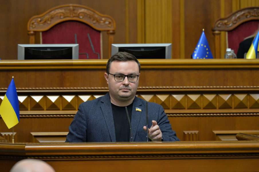 В Естонії скандал через депутата з України: погрожував посадовцям для впливу на допомогу