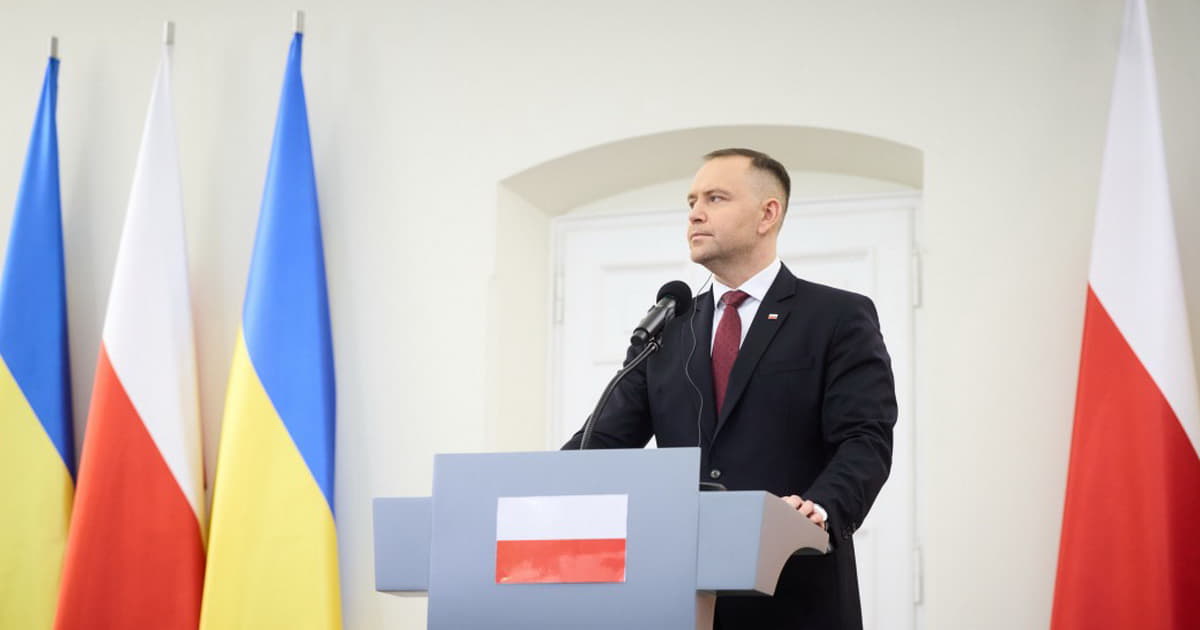 Чому Навроцький таки забрав у Зеленського орден і чим відповіла Україна