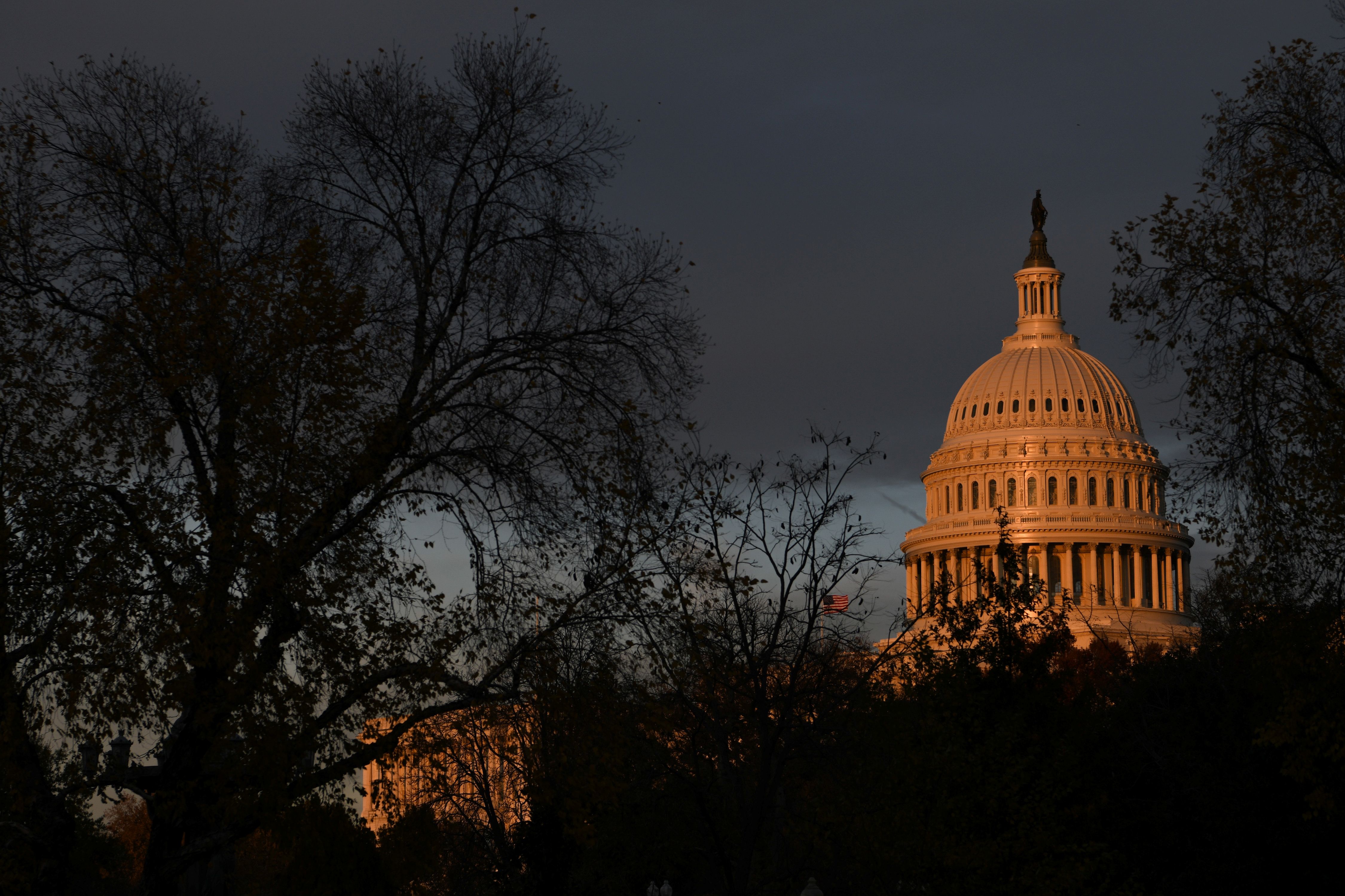 US Senate Delays Vote on Ukraine Aid Package and Border Security Until Early 2024