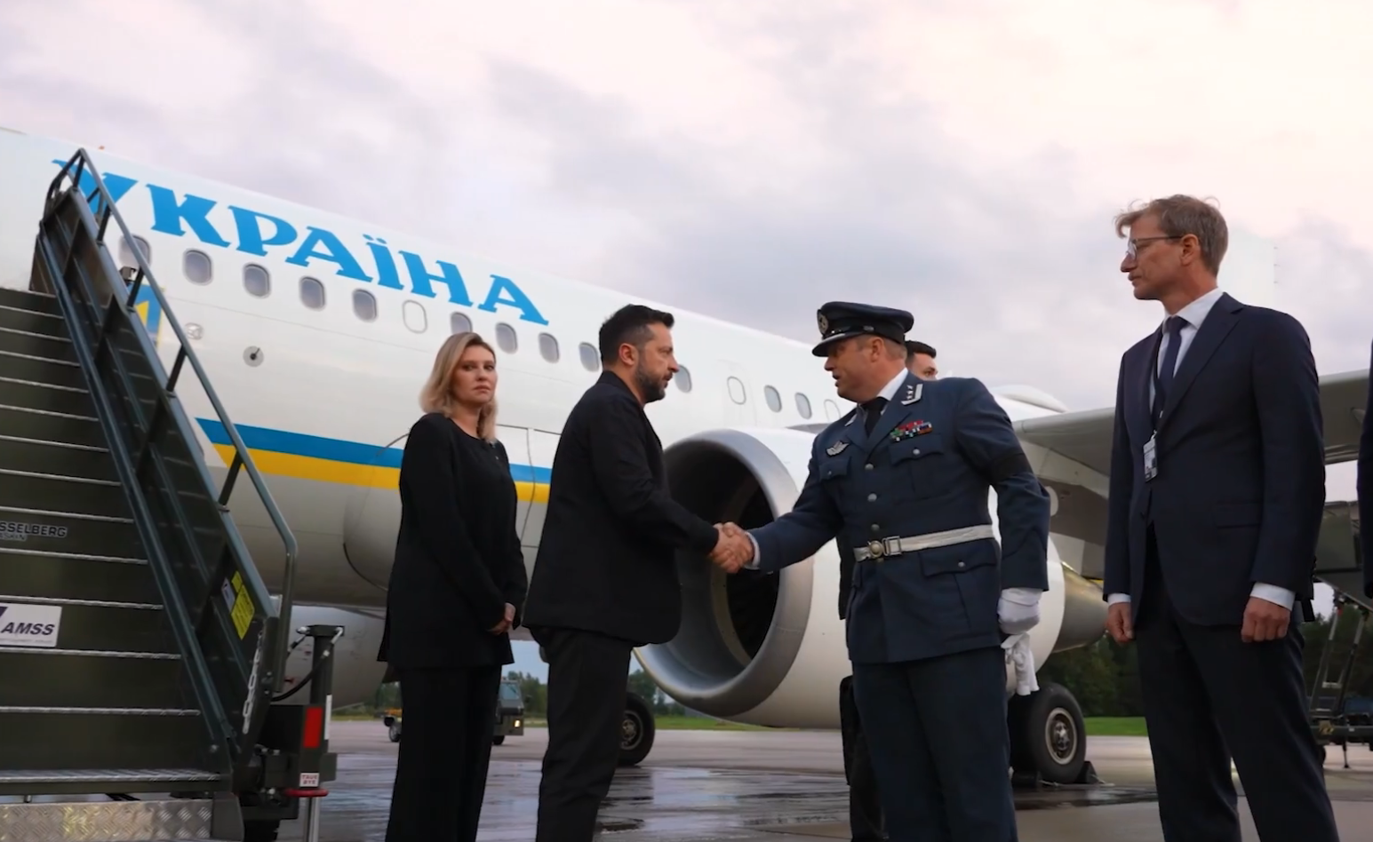 У Молдові прокоментували затримку літака Зеленського перед вильотом до Осло через дрони