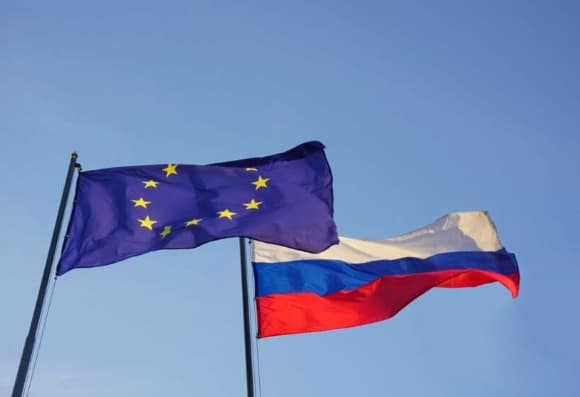 Targetting defence industry and shadow fleet: EU approves parallel mini-package of anti-Russian sanctions