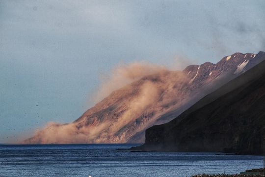 Зсув внаслідок одного із зазначених землетрусів. Фото свідка, із сайту Ісландської метеорологічної служби.