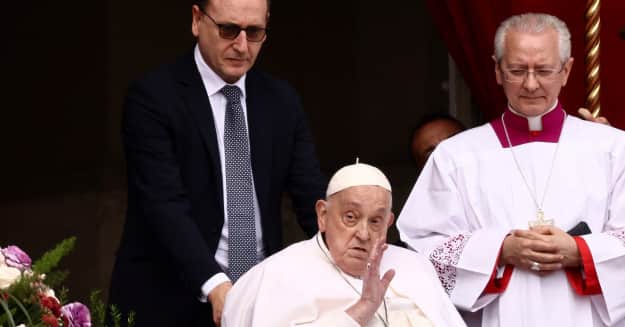 Pope after long treatment appeared in public on Easter
