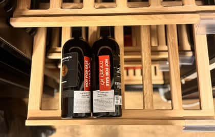 Так маскували вино, щоби уникнути санкцій. Фото з гордістю оприлюднили у 