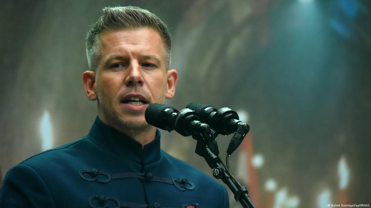 Мадяр: олігархи Орбана масово переказують кошти у віддалені країни, готуючись до втечі