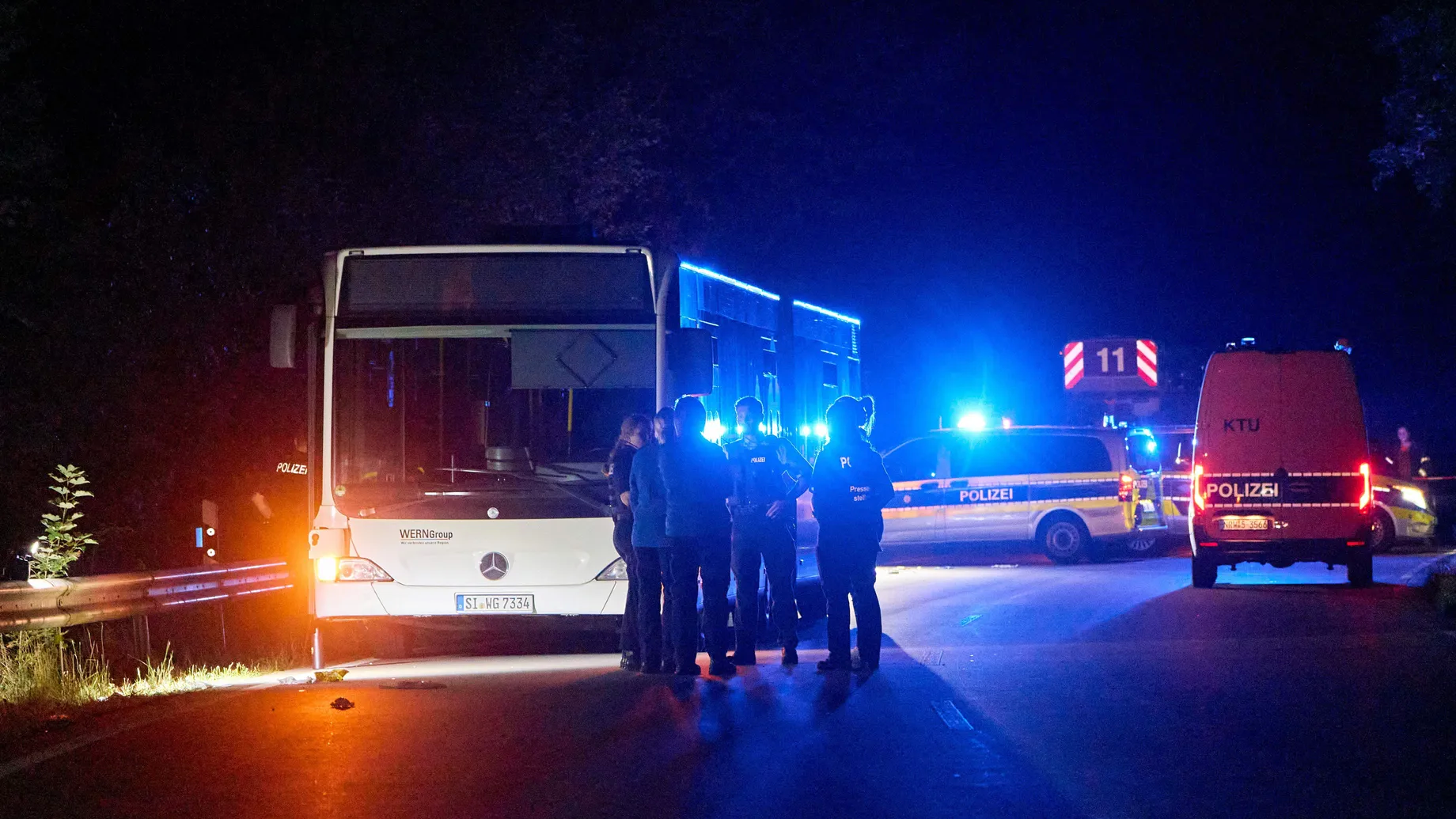 У Німеччині суд дав довічне ув'язнення жінці, яка напала з ножем на пасажирів автобуса