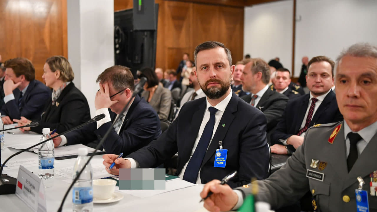 У Польщі заявили, що дрони Росії не порушили її повітряний простір
