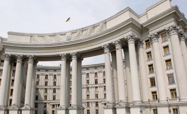 НАБУ: колишній держсекретар МЗС організував схему з коштами іноземних донорів для України