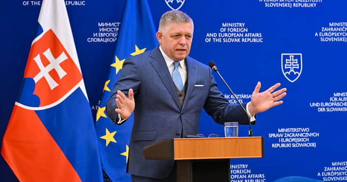Попри намір, Фіцо не прибув на саміт в Україну
