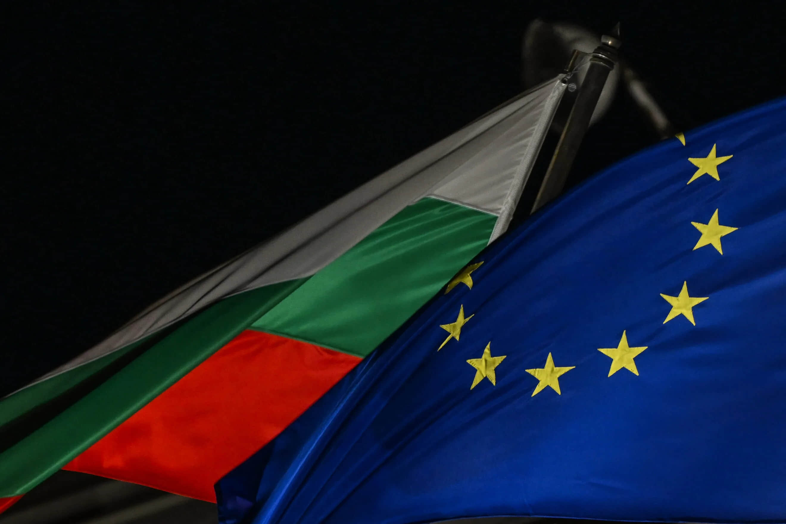 ЗМІ: Болгарія попросила ЄС допомоги у боротьбі з російським втручанням у вибори