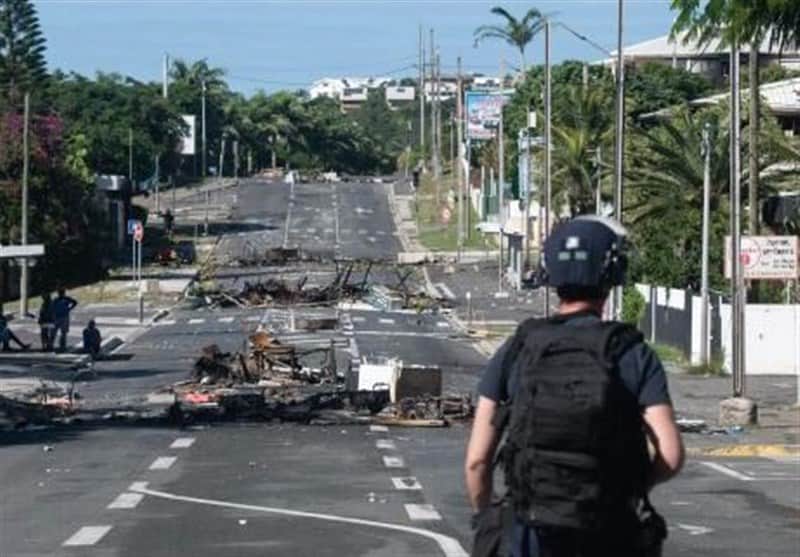 Франция начала восстанавливать контроль над дорогой к аэропорту Новой  Каледонии | Европейская правда